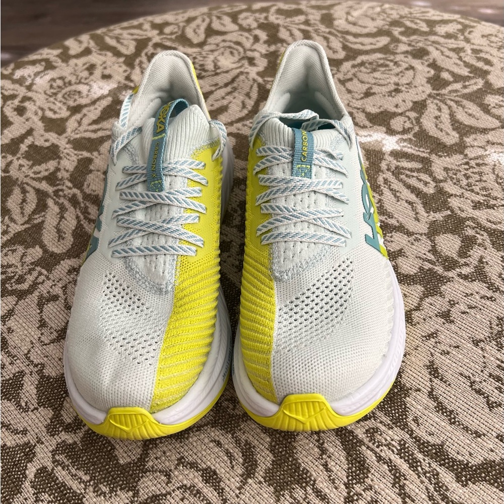 Hoka CarbonX.